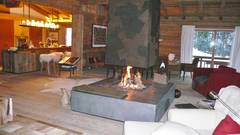 Moderne Kamine mit Gas oder Holz